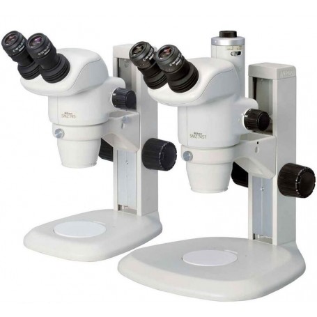 میکروسکوپ استریو زوم نیکون SMZ745T، سه‌چشمی، 0.67x-5x، 45°، FN22، W.D.115mm، پایه تک‌بازویی (65681)