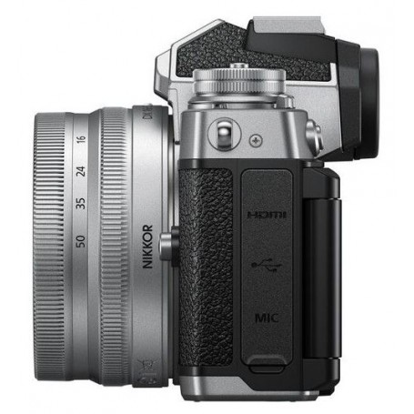 Nikon Z fc + 16-50VR + 50-250 VR Sølv (SKU N-VOA090K003)