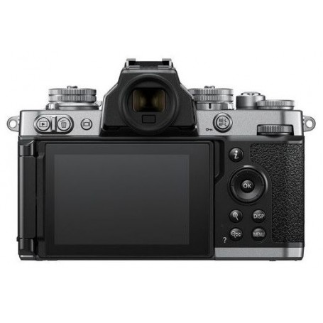 ניקון Z fc + עדשת 28 מ"מ f/2.8 SE כסופה (מק"ט N-VOA090K001)