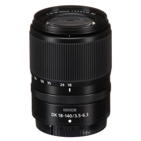 Nikon Z fc + Z DX 18-140mm f/3.5-6.3 VR Negro (SKU N-VOA090KB04)