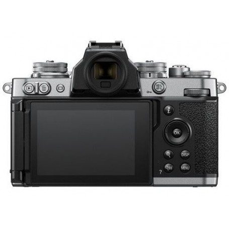 尼康 Z fc + Z DX 18-140mm f/3.5-6.3 VR 银色（SKU N-VOA090K004）
