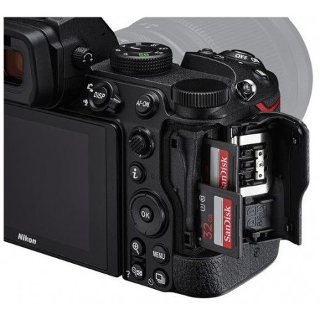 निकॉन Z5 + 24-70 f/4 किट (SKU N-VOA040K006)