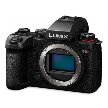 Panasonic S5 II với ống kính 18-40mm (Mã sản phẩm DC-S5M2NE)