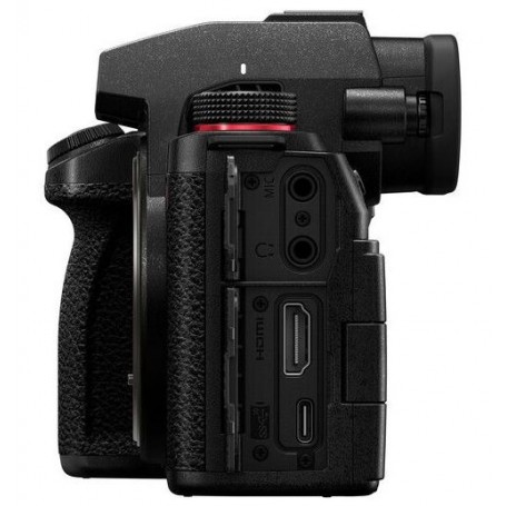 Panasonic S5 II con obiettivo 20-60mm 3.5-5.6. (SKU DC-S5M2KE)