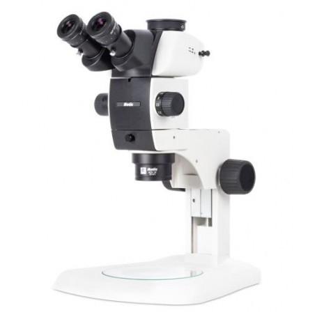 Motic SM7TR-P A1X ステレオズーム顕微鏡、三眼、8-56倍、作動距離90mm、7:1、色収差補正アクロマート（86435）