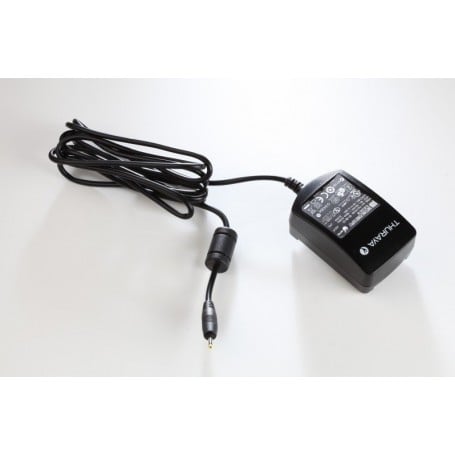 Chargeur principal Thuraya XT -PRO 110-220 V (avec prises internationales)