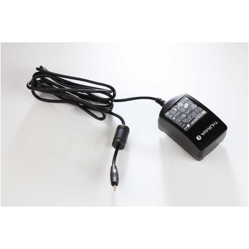 थुरया Thuraya XT -लाइट मेन चार्जर 110-220 वी (अंतरराष्ट्रीय प्लग के साथ)