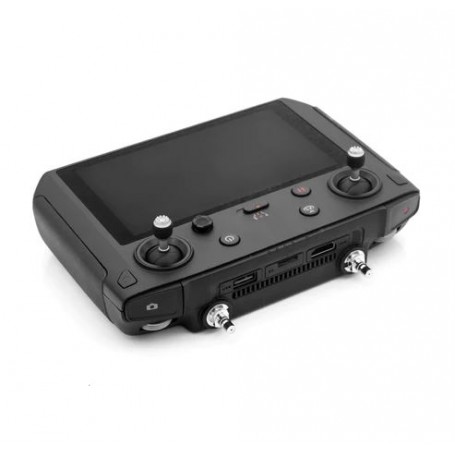 Alientech Kontroler modificiranog DJI Smart Controller-a može biti opremljen vanjskom Alientech antenom